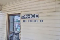 OYO Hotel Pipestone MN, Canterbury Park Các khách sạn ở Pipestone