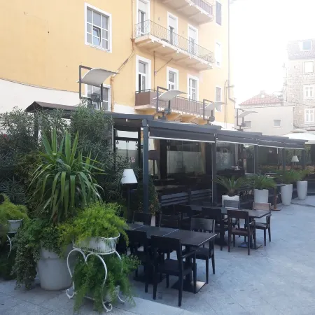 Apartments Marmont