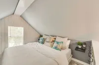 Family Home w Private Pool Yard Only 24 Mi to Disney