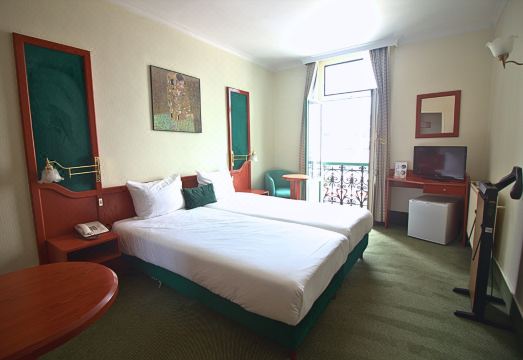 2. 호텔 르 돔 브..