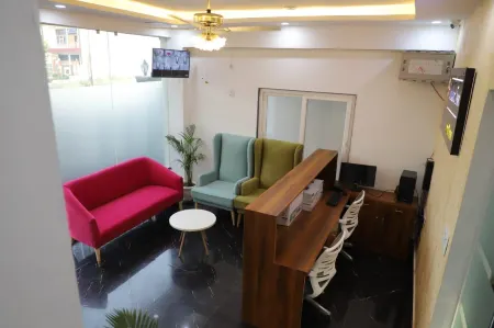 The Grove Hotels by Opulent Inn Отели рядом с достопримечательностью «ЮНИВЕРСИТИ ШАРДА»