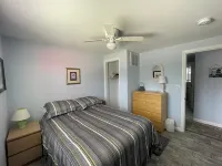 1st Fl of duplex. Sunsets over the bay, walk to beach. Great family getaway. - Homestays