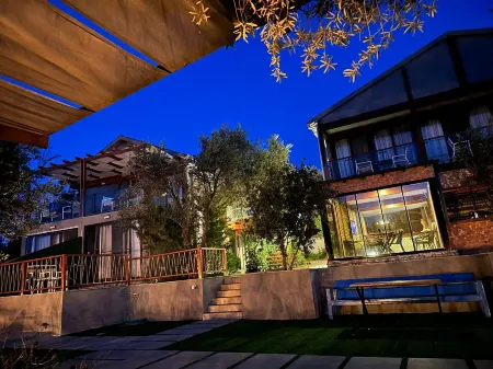 Qcunda Otel Restorant Отели в г. Mithatpasa Mahallesi