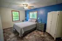 The Eloise: Greenbrier River Retreat + Tubes & Firepit