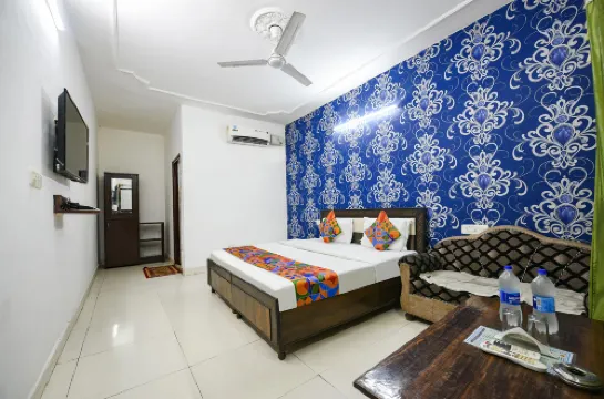 Via Diamond Sector 45