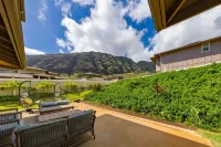 Tropical Oasis with Mountain Views and Lush Garden - Serene Escape