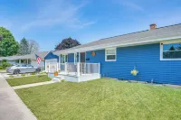 2 Mi to Lake Michigan Family-Friendly Home - 3-Star