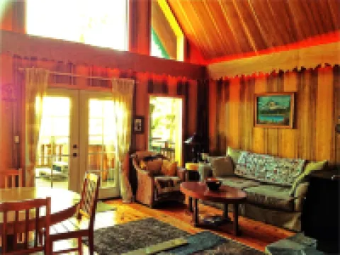 Stunning Views from Custom Cle Elum Cabin! Breweries, Hiking, Fishing, and More!