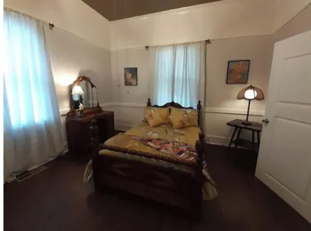 Senoia Farmhouse close to town, the home of The Walking Dead.