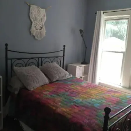 Cozy 2 bedroom in Highland Square, pets welcome!