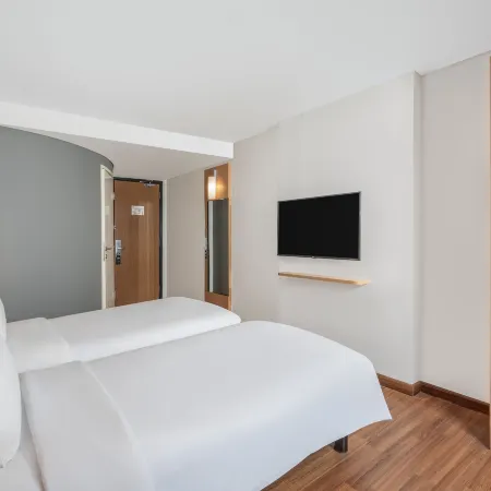 Ibis Gading Serpong