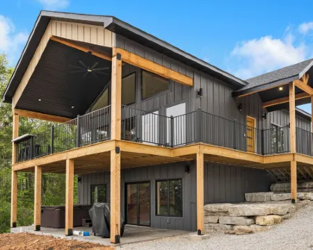 The Lookout at Table Rock Lake - Luxurious Stay - Hot Tub - Bring Your Boat!! Hotéis em Shell Knob