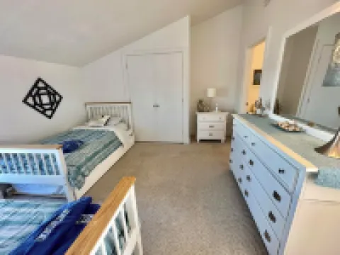 Oceanfront 3Br Condo. Visit Hyannis for Your Cape Holiday! 1600 sq ft Home!
