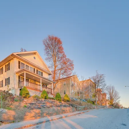 1 Mi to Downtown & Palladium: Worcester Getaway!