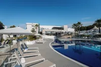 Mouratoglou Hotel & Resort - piscina