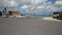 35' Seawall Sparkling , 30min from Keywest, WIFI, BBQ Grill, Pool