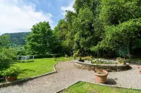 Cosy Farmhouse in Bacchereto with Swimming Pool