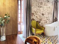 Anahita Boutique Hotel