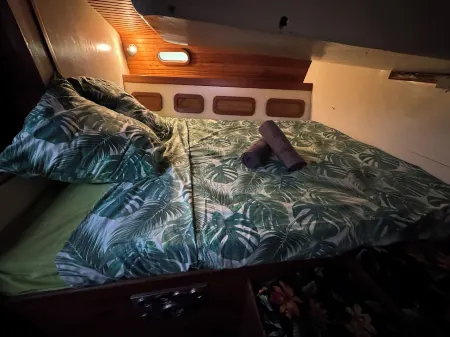 An unusual night on a sailboat