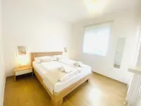 Mala Perla - stylish vacation home with whirlpool, barbecue & close to the beach! Hotels in Srima