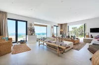 Villa with spectacular views for 12 pax