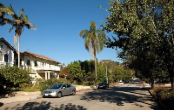 Artistic Haven in Hollywood with Pool, Hot Tub, Cabana, and Garden