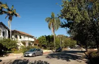 Artistic Haven in Hollywood with Pool, Hot Tub, Cabana, and Garden