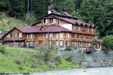 Hotel Heevan Отели рядом с достопримечательностью «Бетаэб Вэлли»