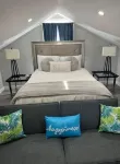 Chic 1-bedroom apartment in fabulous Fayetteville with AC, WiFi