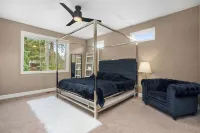 Large Open Home - Gourmet Kitchen - Pool Table