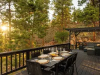 Bailey Treetop Retreat: Spacious, Hot Tub, Pool Table, Yoga, Family, Views Hotels in Bailey