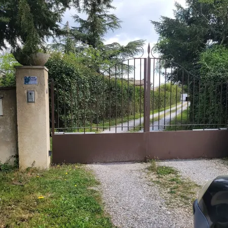 8-person house with pool and jacuzzi, 5 minutes from apt.
