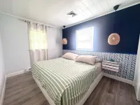 Lakefront House with Water Toys : close to Camelback, Kalahari, Casino, Hiking!