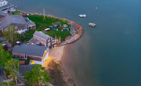 The Onset Beach Compound-Cape Cod Beach Resort & Oceanic Habitat Отели в г. Марион