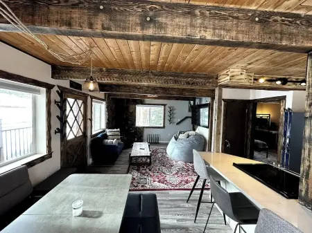 Charming 3-bedroom Tabernash Tavern at Winter Park Отели в г. Табернаш