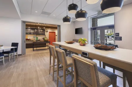 Hampton Inn Santa Cruz West Отели рядом с достопримечательностью «UCSC Arboretum»