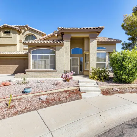 Pool & Spa! Goodyear Home, 1 Mi to Golfing