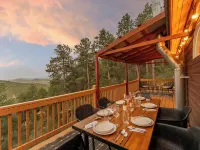 New 4BR Luxe Getaway Stunning Views/ Hot Tub/ Home Theater & Games- Pet Friendly 貝利住宿飯店