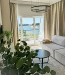 Exclusive, river/sea view, pool, sauna, fitness, parking & air conditioning