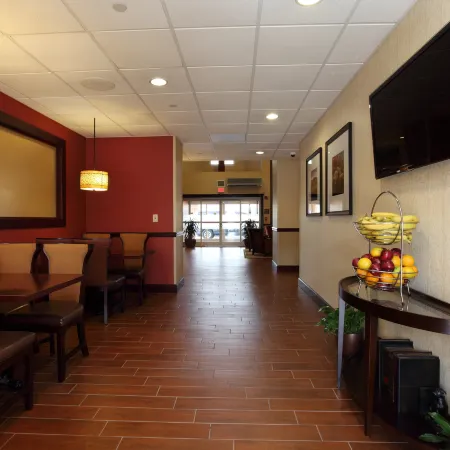Hampton Inn & Suites Charlottesville-at the University