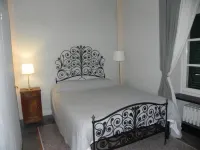 Vintage villa with Jacuzzi Hotels in 