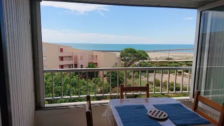 Studio Tout Équipé vue mer à 50m de la Plage