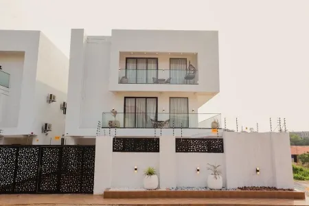 Spacious 4-bedroom villa with Private pool