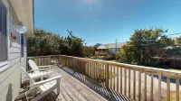 Feeling Frisco - 4-bedroom house in the OBX just steps to the beach.