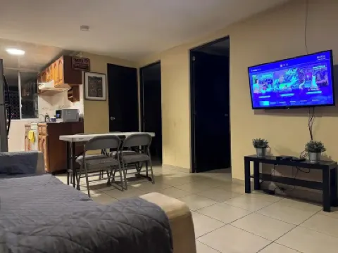 Department Excellent Commercial Location 酒店