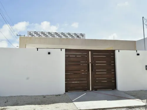 Swimming Pool-Beach-Sun and Sand enjoy the Coast Hotels in Chicxulub Puerto