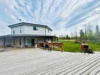 Octagon Oasis | Private Indoor Pool & Lake Access Hotel a Division No. 12