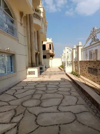 Luxurious 13-bedroom villa in phenomenal location in El Sheikh Zayed City. Отели рядом с достопримечательностью «Zed Park Zayed»