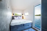 Rent a houseboat in Zehdenick Hotels in Zehdenick