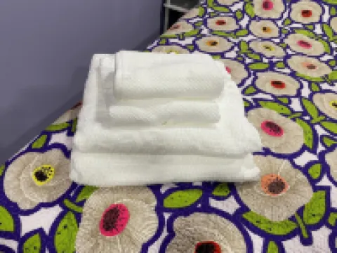 MATUK&ROSE, Cozy , 1  Bedroom , 1 BathroomUnit , complete with AC,WiFi,smart TV